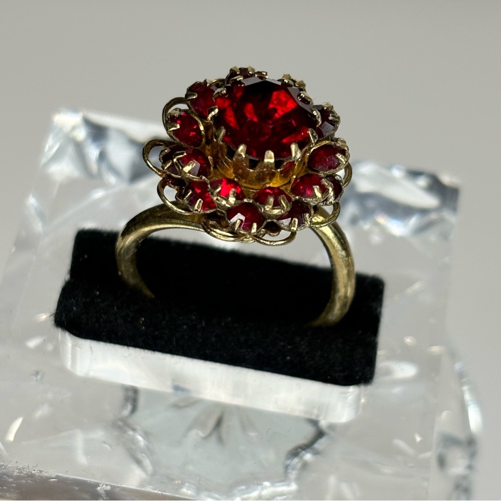 Vintage Sarah Coventry Ruby & gold colour multi-tiered adjustable ring